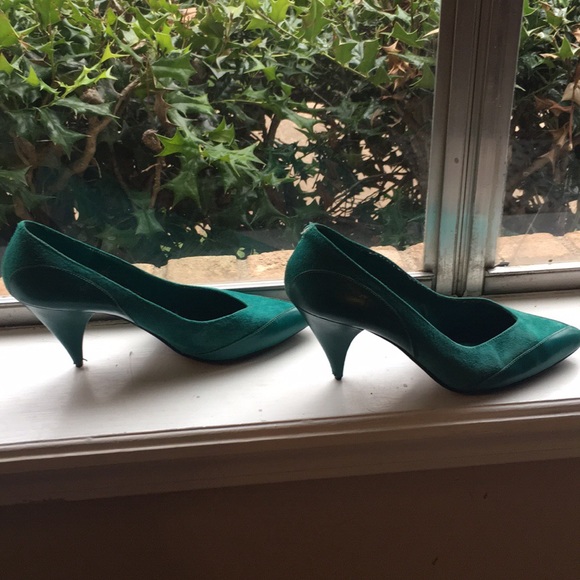 Vintage Shoes - 🦄 2/$15 Vintage | suede turquoise heels